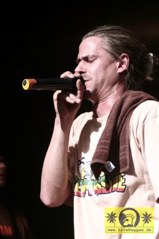 Ganjaman (D) and The House Of Riddim Band 13. Reggae Jam Festival, Bersenbrueck 12. August 2007 (10).JPG